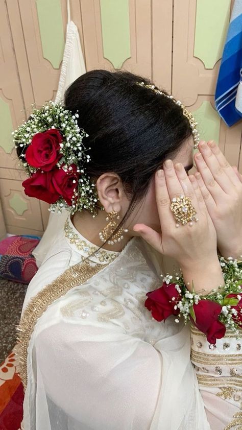 Kashmir Diaries, Partner Goals, Pakistani Makeup Looks, Pic Edits, Haldi Ceremony Decorations, Instagram Makeup Artist, Wedding Flower Jewelry, Client Profile, Happy Engagement