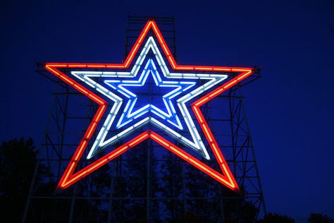 Roanoke History, Roanoke Star, Roanoke Virginia, James Turrell, Star Light Star Bright, Roanoke Va, Vintage Neon Signs, 11th Anniversary, Star Tattoo