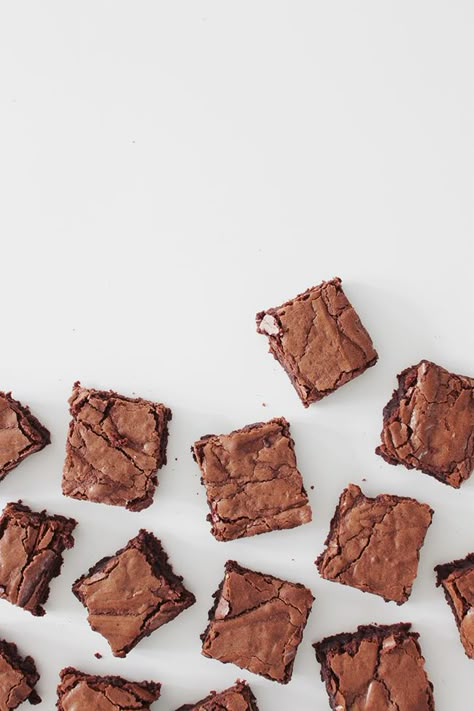 Salty Brownies, Baking Instagram, Food Photography Cake, Brownie Packaging, Food Photography Dessert, Food Photography Composition, Fudge Chocolate, Food Photoshoot, Dessert Photography