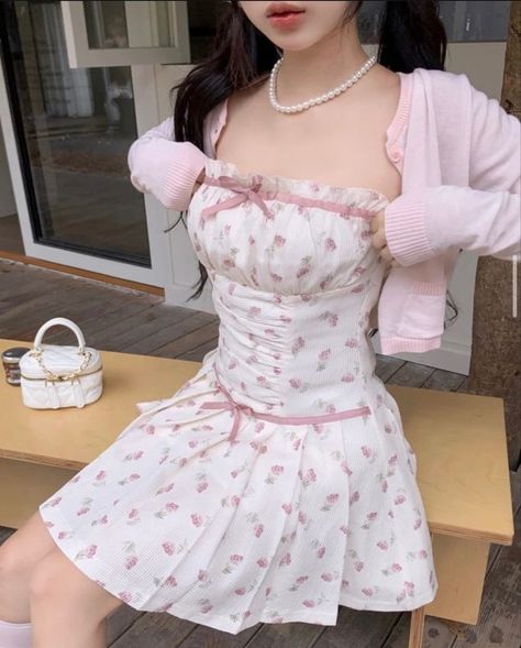 Coqquete Aesthetic Outfit, Pink Vintage Fashion, Coqutte Aesthetic Girl Outfit, Fairy Coquette Outfits, Pink Date Outfit, Coquette Fashion Aesthetic, Conquete Aesthetic Outfits, Hime Aesthetic, Coquette Dress Aesthetic