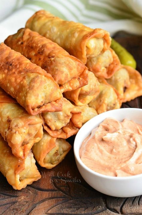 Eggroll Ideas, Cheeseburger Egg Rolls, Superbowl Food Appetizers, Egg Rolls Recipe, Superbowl Food, Will Cook For Smiles, Chicken Spring Rolls, Wonton Recipes, Superbowl Appetizers