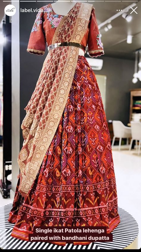 Bandini Lehenga Designs, Traditional Lehengas, Patola Lehenga, Pattu Pavada, Patola Design, Pink Blouse Designs, Saree Hairstyles, Half Saree Lehenga, Lehenga Designs Simple