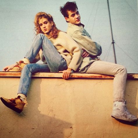 Robert Downey Jr. and Sarah Jessica Parker, the ultimate 1980s couple. Young Robert Downey Jr, 80’s Aesthetic, Hollywood Couples, Beach Illustration, Sarah Jessica, Downey Junior, Robert Downey, Katie Holmes, Sarah Jessica Parker