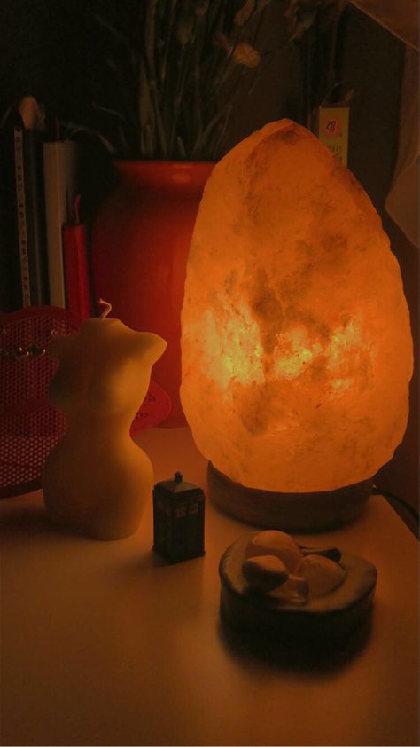 Salt Lamp Living Room, Salt Lamp Drawing, Himalayan Salt Lamp Aesthetic, Salt Lamp Aesthetic, Lamp Drawing, Lamp Aesthetic, Crystal Bedroom, Rock Lamp, Salt Therapy