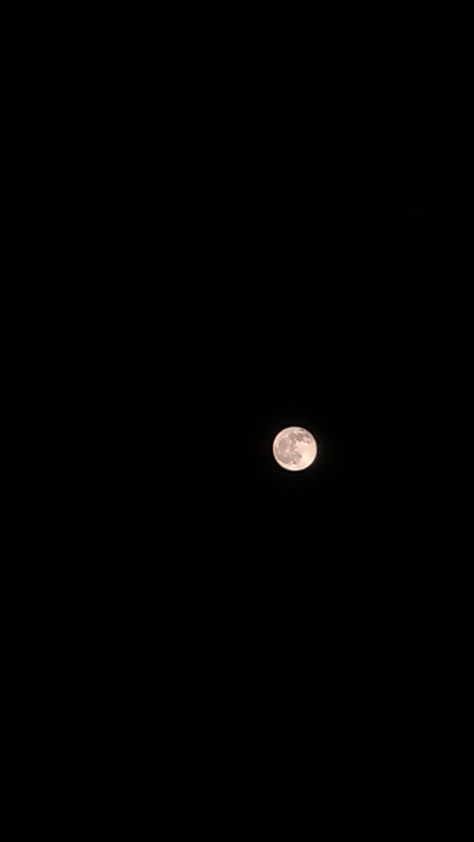 Black Walpaper Astetic, Full Moon Snap, Astetic Pics, Moon Snap, Mecca Wallpaper, Moon Pictures, Moon Photography, Iphone Wallpaper Photos, Aesthetic Background