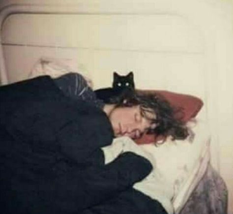 Photography Music, A Black Cat, Ideas Photography, Best Music, Super Ideas, Kurt Cobain, New Ideas, Music Bands, Black Cat