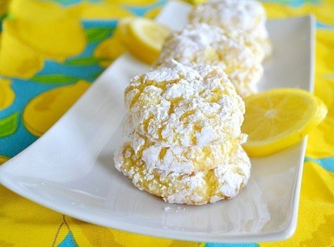 Yum... I'd Pinch That! | Low Fat Crinkle Cookies Pixie Cookies, Box Lemon Cake, Lemon Crinkle Cookies, Lemon Cake Mixes, Crinkle Cookies, Lemon Cookies, Lemon Recipes, Cool Whip, Cookies Ingredients