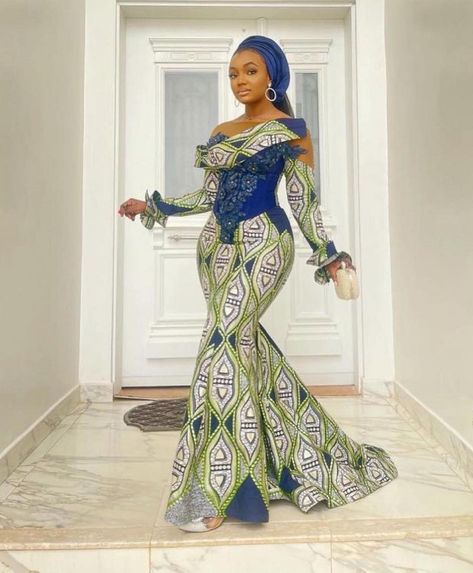 STYLE RAVE : ANKARA WITH CHANTILLY LACE | THE ASO-EBI JUNKIE! Executive Branding, Ankara Styles For Women, Ankara Long Gown Styles, Evening Maxi Dress, Ankara Dress Styles, African Print Dress Ankara, Best African Dresses, Lace Gown Styles, Ankara Gown Styles