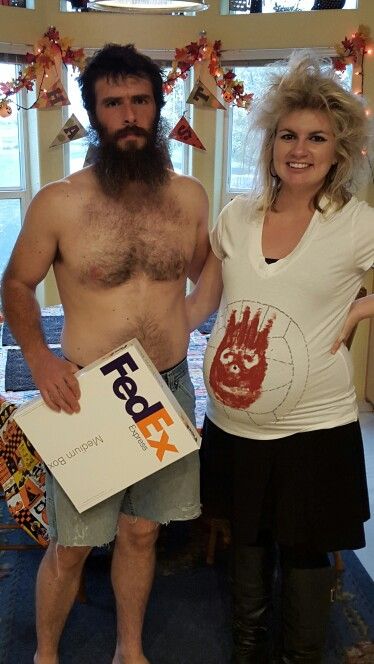 Pregnant couple costume for Halloween. Castaway. Pregnant Costumes, Pregnant Costume, Hilarious Halloween Costumes, Mom Costumes, Clever Costumes, Pregnancy Costumes, Pregnant Halloween Costumes, Best Costume, Great Halloween Costumes