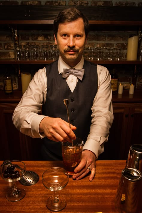 1940s Bartender, Wild West Bartender, 1920s Bartender, Magicians Table, Bartender Reference, Bartender Pose Reference, Outfit For Bar Night, Bartender Aesthetic Male, Bartender Photography