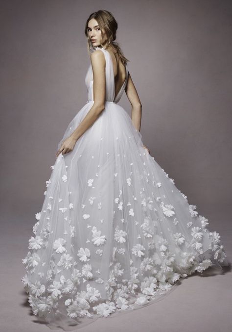 Marchesa Bridal, Wedding Dress Crafts, Second Wedding Dresses, Wedding Dress Store, Second Weddings, Wedding Dress Trends, Tulle Wedding, 3d Flowers, Tulle Wedding Dress