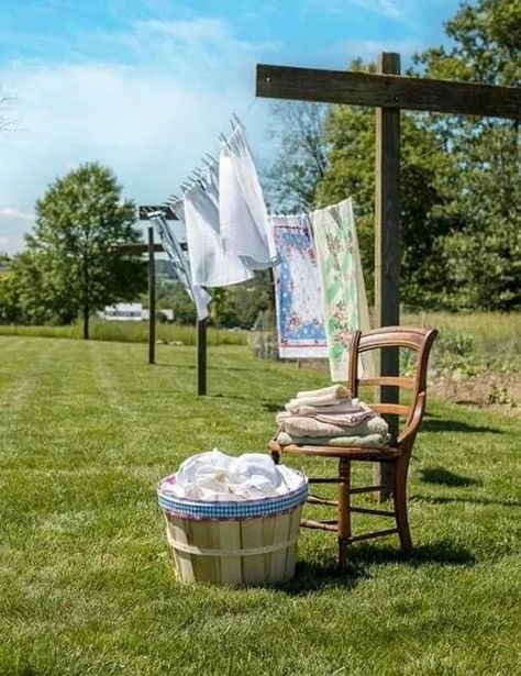 Backyard Party Ideas, Laundry Line, Oasis Backyard, Farm Lifestyle, Country Lifestyle, Backyard Inspiration, Ranch Life, Grandmas House, Simplify Your Life