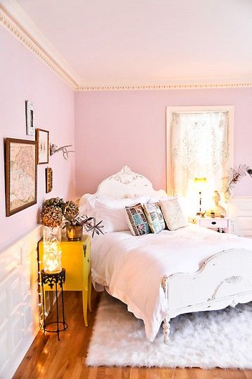 Pink Bedroom Bed Placement, Corner Bed, Deco Pastel, Bed In Corner, Pink Bedroom, Pink Walls, Beautiful Bedrooms, Dream Bedroom, My New Room