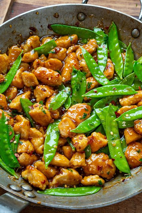 Honey Garlic Chicken Chicken And Snow Peas, Chicken Recipies, Chinese Cooking Recipes, Easy Chinese Recipes, Healthier Food, Snow Peas, Honey Garlic Chicken, Filipino Food, Chinese Recipes