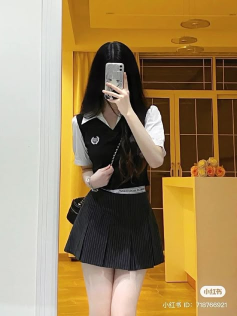 Girls Black And White, Clueless Outfits, Fashion Sketches Dresses, Korean Casual Outfits, Idol Girl, Kawaii Fashion Outfits, Korean Fashion Dress, Black And White Aesthetic, Girls Black