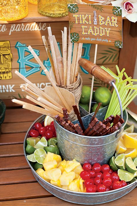 Festive Tiki Time Cocktail Party + Drink Recipes! // Hostess with the Mostess® Bar Food Recipes, Tropisk Fest, Margaritaville Party, Cocktail Party Drinks, Hawaiian Luau Party, Luau Birthday Party, Fiesta Tropical, Hawaii Party, Bar Food