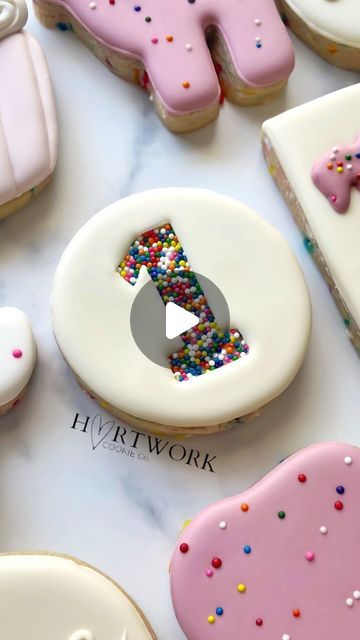 Jessica on Instagram: "🌈Rainbow sprinkles on top of a funfetti cookie? Yes, please!   Can you guess the theme? . . . . . . . . . #birthdaycookies #cookies #cookieart #customcookies #cookier #sugarcookies #sugarcookiesofinstagram #decoratedsugarcookies #decoratedcookies #cookiedecorating #cookier #cookiedecorator #royalicing #royalicingcookies #sprinklecookies #cookiesofinstagram #icedcookies #ctcookies #fairfieldct #fairfieldcounty #trumbullct #stratfordct #cookievideo #icingcookies #firstbirthdaycookies" Rainbow Cookies Decorated, Balloon Sugar Cookies, Decorated Sugar Cookies Ideas, Birthday Sugar Cookies Decorated, Frozen Sugar Cookies, Birthday Cookies Decorated, Royal Icing Decorated Cookies, Cookies Kids, Confetti Cookies