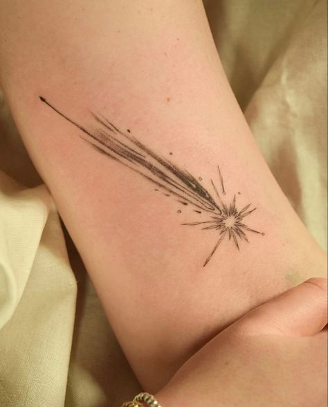 Comet Tattoo Ideas, Falling Star Tattoo, Blurry Tattoo, Cute Tats, Falling Star, 4 Tattoo, Dainty Tattoos, Subtle Tattoos, Dream Tattoos