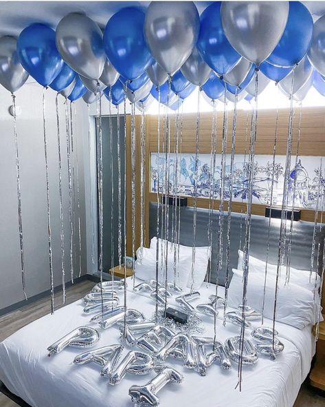 Blue Birthday Decorations Aesthetic, Blue Aesthetic Birthday Decor, Birthday Decorations Blue And Silver, Blue And Silver Balloon Decorations, Blue And Silver Bday Decor, Blue And Silver Birthday Decorations, Blue Birthday Aesthetic, Blue And Silver Party Decorations, Sweet 16 Balloon Decorations Blue