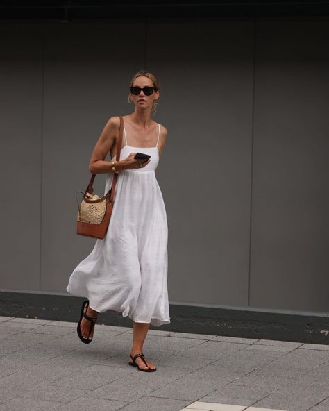 All Posts • Instagram Anouk Yve, White Dress Outfit, Style Casual Chic, Flowy Maxi Dress, White Dress Summer, Looks Chic, Looks Vintage, Spring Summer Outfits, Summer Dresses For Women