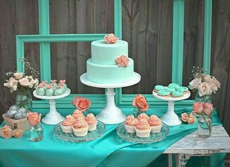 Classy meets rustic ❤😍 Dessert Bar Wedding Reception, Reception Dessert Bar, Dessert Auction, Wedding Reception Desserts, Reception Desserts, Desserts Table, Birthday Deco, Wedding Mint, Buffet Dessert