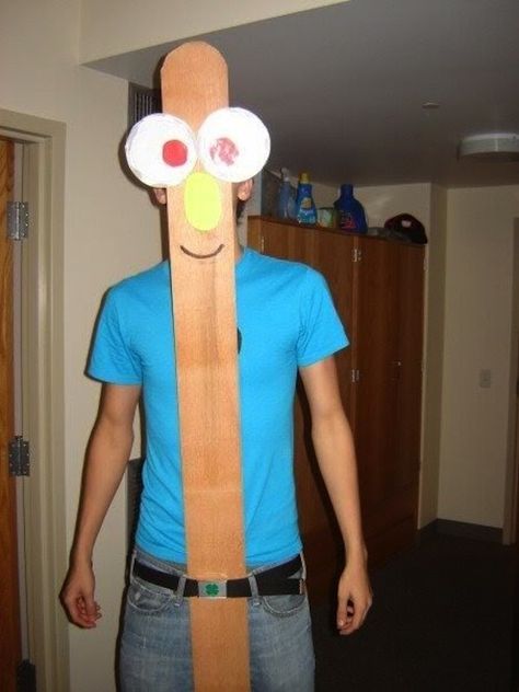 Stick Stickley: | 27 Halloween Costumes That Your Childhood Self Would Be Proud Of Halloween Costume Hacks, Funny Diy Costumes, Crazy Halloween Costumes, Punny Halloween Costumes, Light Halloween, 90s Halloween, Homemade Halloween Costumes, Halloween Express, Homemade Costumes