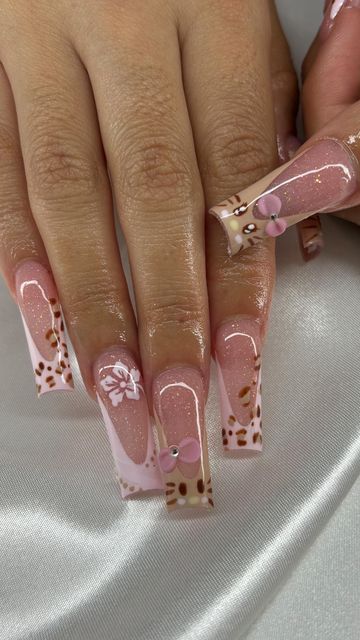 𝐏𝐞𝐫𝐥𝐚 𝐆𝐢𝐬𝐞𝐥𝐥𝐞||𝐁𝐚𝐲 𝐀𝐫𝐞𝐚 𝐍𝐚𝐢𝐥 𝐓𝐞𝐜𝐡♥ on Instagram: "Book your hello kitty sets🎀💗 - - @nailsbyperlaaa  - - - - - - - - - - - - - - - - #nails #nailsnailsnails #nailart #y2knails #cheetaprintnails #cheetaprint #hellokittynails #hellokitty #nailtech #nailsofinstagram #naillove #bayareanails #bayareanailtech #nailaddict #pinknails #hellokittynailart #nailsonfleek #instanails #acrylicnails #nailslovers #explore #explorepage✨ #instagood #reels #reelsofinstagram #trendynails #viralnails #nailinspo #prettynails #haywardnails" Hello Kitty French Tip Nails, Cute Hello Kitty Nails, Pink Hello Kitty Nails, Pink Cheetah Nails, Hello Kitty Nails Art, Cheetah Nail Designs, Kitty Nails, Cheetah Nails, Different Nail Designs