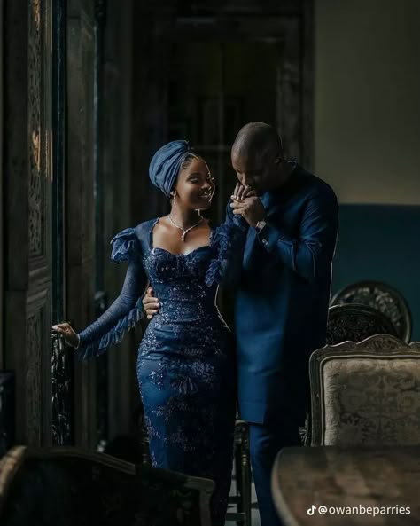 Nigerian Wedding Dresses Traditional, Nigerian Wedding Dress, Nigerian Traditional Wedding, Pre Wedding Photoshoot Outfit, Traditional Wedding Attire, Pre Wedding Shoot Ideas, African Traditional Wedding, Nigerian Weddings, Wedding Photos Poses