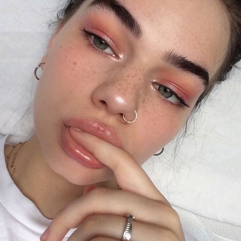 Instagram Statistics, Berry Makeup, Crazy Face, Freckles Makeup, Soft Makeup Looks, Eye Makeup Styles, Summer Makeup Looks, Mask Fashion, Cool Makeup Looks