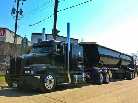 T600 Kenworth Custom, Kenworth T600, Easy App, Western Star Trucks, Logging Equipment, Equipment Trailers, Heavy Construction Equipment, Heavy Metal Art, Train Truck