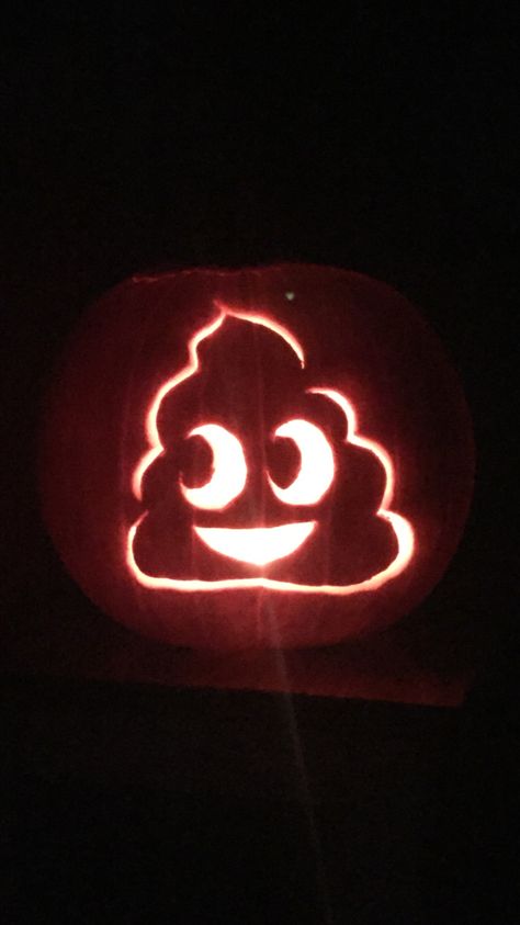 💩Poop Emoji Pumpkin Poop Emoji Pumpkin, Pumpkin Carving Emoji Faces, Hard Pumpkin Carving Ideas, Halloween Pumkin Ideas, Emoji Pumpkin Carving, Carvings Designs, Emoji Pumpkin, Halloween Pumpkins Carvings Designs, Pumpkins Carving