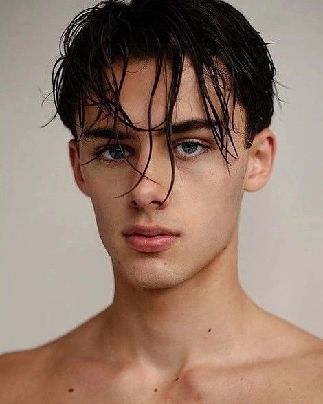 @wiliam.forever posted on Instagram • Sep 6, 2021 at 8:01am UTC Wet Hair Look Men, Polaroid Photoshoot, Boys Undercut, Wet Look Hair, William Franklyn Miller, Justin Bieber Posters, Men Photoshoot, Aesthetic People, 인물 사진