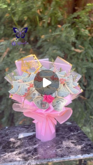 Flowers Wrapped In Money, How To Money Bouquet, How To Make Money Bouquet Birthday, Money And Chocolate Bouquet, Flower With Money Bouquet, Bouquet Money Flower, Pink Money Bouquet, Mini Money Bouquet, Ways To Gift Money For Birthday