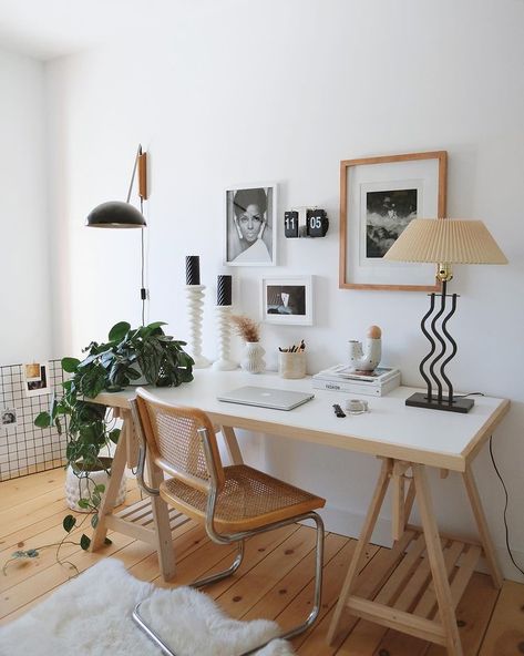 9 Candle Styling Ideas We Bookmarked on Instagram | Hunker Rooms Interior, Decor Storage, Workspace Inspiration, Home Office Setup, Design App, Storage Design, Office Interior, Small Office, Desk Setup