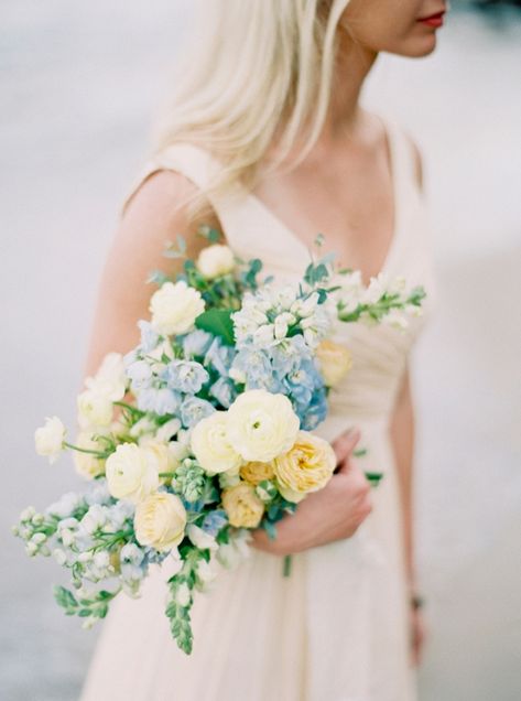 Pale Yellow Weddings, Light Yellow Weddings, Driftwood Trees, Blue Yellow Weddings, Yellow Bridal Bouquets, Yellow Wedding Bouquet, Delicate Bouquet, Yellow Wedding Theme, Yellow Bouquets