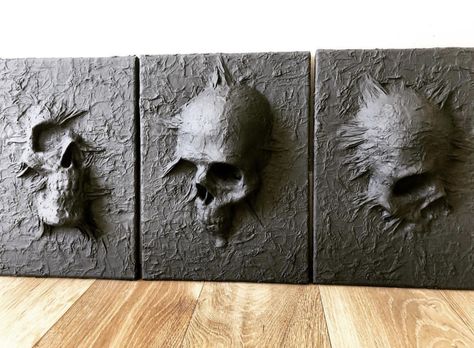 Gothic Skull Decor, 3d Skeleton Art, Skull Coming Out Of Wall, 3d Skull Art, Gothic Decor Halloween, Skull Bedroom Decor Ideas, Dark Skull Art, Skull Painting Ideas, Dark Sculpture