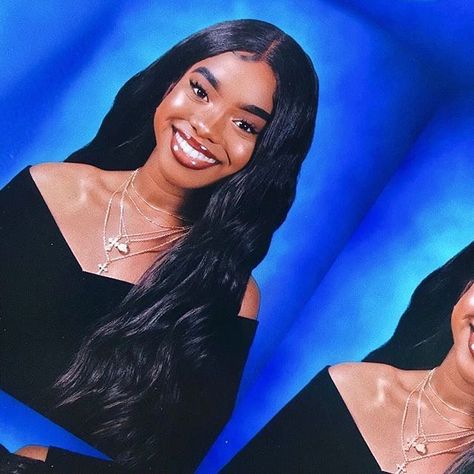 Senior Portraits Black Women, Graduation Headshots, Senior Portraits Yearbook Makeup, Senior Pictures Yearbook, Senior Pictures Hairstyles, Senior Picture Makeup, Grad Photoshoot, Looks Black, Picture Day