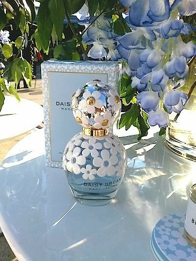 Perfume Diy, Make Perfume, Daisy Perfume, Perfume Collection Fragrance, Marc Jacobs Daisy, Perfume Packaging, Perfume Reviews, Chanel Perfume, Niche Perfume