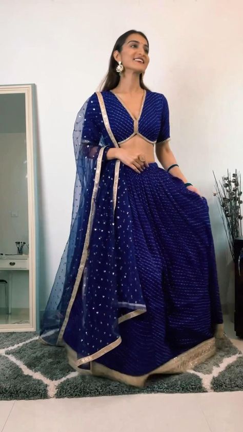 Dresses Traditional Indian, Simple Elegant Blouse, Diwali Shopping, Simple Lehenga, Indian Outfits Lehenga, Dresses Traditional, Lehenga Designs Simple, Lehenga Blouse Designs, Blouse Designs Indian