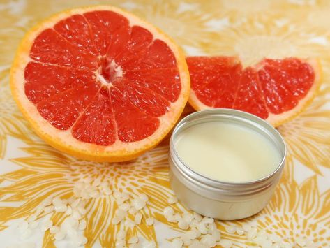 Here's a simple way to make your own solid perfume recipe. It will have all of the natural benefits of your chosen oils, lasts way longer, & is less oppressive. Diy Solid Perfume, Bloom Perfume, Solid Perfume Recipes, Skincare Recipes, Homemade Perfume, Floral Essential Oils, List Of Essential Oils, Perfume Recipes, Diy Perfume