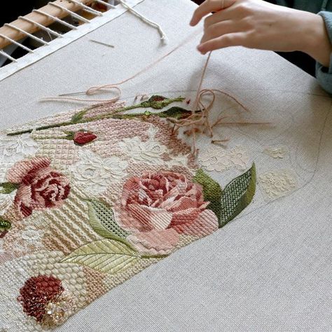 Royal School of Needlework on Instagram: "*Have you considered a career in hand embroidery?*⁠ ⁠ Using contemporary approaches to traditional hand embroidery techniques, our BA (Hons) Hand Embroidery degree course is a springboard to a creative career in fashion, interiors or textile art.⁠ ⁠ Our next Open Day is taking place on Saturday 17 September at 12pm BST at our Studios in Hampton Court Palace.⁠ ⁠ Follow the link in our bio to find out more and book your place.⁠ ⁠ Embroidery by 2022 Degree Hampton Palace, Royal School Of Needlework, Career In Fashion, Royal School, Gold Work Embroidery, Hampton Court Palace, Spring Boards, Open Day, Creative Careers