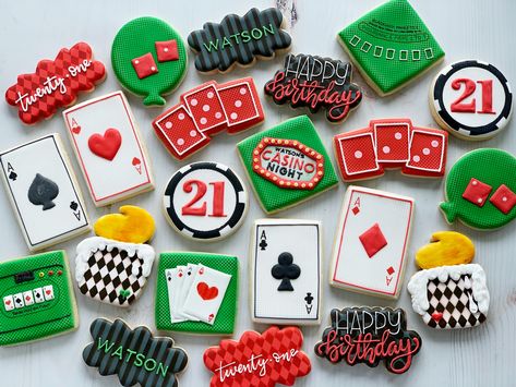 Casino Cookies Ideas, Casino Night Cookies, Las Vegas Cookies, Casino Theme Desserts, Casino Cookies Decorated, Casino Cupcakes, 21st Birthday Vegas, Casino Food, Designed Cookies