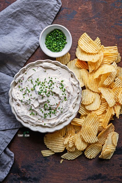 Super Bowl Dip Recipes, Super Bowl Dip, Christmas Party Appetizers, French Onion Dip Recipe, Super Bowl Dips, Onion Dip Recipe, Caramelized Onion Dip, Dill Dip, Christmas Appetizers Party