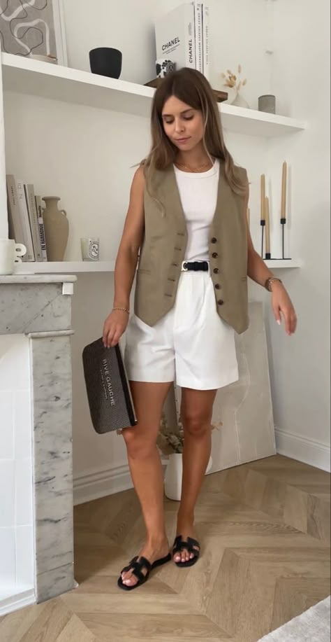 Spring Vest Outfits, Summer Vest Outfits, Linen Vest Outfit, Waistcoat Outfit, Vest Outfits For Women, Stylish Outfits For Women Over 50, European Outfit, Daily Outfit Inspiration, Winter Fashion Outfits Casual