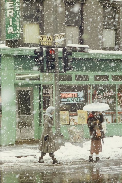 Portfolio: Saul Leiter’s New York - The New Yorker San Carlo Restaurant, 1952 Fred Herzog, Vintage Nature Photography, City Streets Photography, Saul Leiter, William Eggleston, San Carlo, Paolo Roversi, Tim Walker, East Village