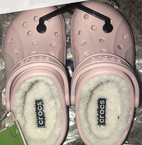 Pink Crocs With Fur, Crocs With Fur, Designer Crocs, Crocs Fashion, Pink Crocs, Trendy Shoes Sneakers, Pretty Shoes Sneakers, Cute Slippers, Cute Nike Shoes