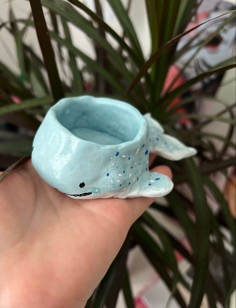 Clay Whale Diy, Jellyfish Clay Sculpture, Ceramic Whale, Ceramic Pinch Pots, Cerámica Ideas, Clay Diy Projects, Clay Crafts Air Dry, Pottery Crafts, Ceramics Pottery Art