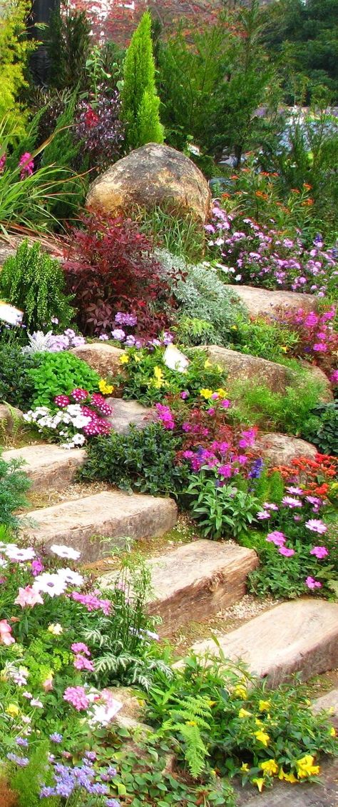 Pretty Sandstone Flower Bed Border, Garden Wonderland, Hillside Garden, Stone Steps, Yard Landscape, Hillside Landscaping, Sloped Garden, Garden Steps, Cottage Gardens