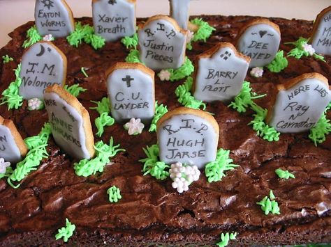 Halloween Graveyard - gingerbread tombstones in a slab of chocolate brownie. Gingerbread Graveyard, Halloween Gingerbread House, Birthday Brownies, Spooky Birthday, Chocolate Brownie Cake, Birthday Chocolate, Halloween Graveyard, Birthday Chocolates, Brownie Cake