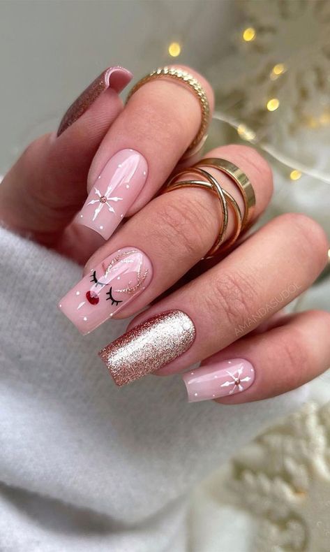 50+ Festive Holiday Nail Designs & Ideas : Girly Reindeer Nude Nails Christmas Snowflakes Nails, Unghie Nail Art, Ballet Nails, Nagel Tips, Cute Christmas Nails, Gold Nail, Her Nails, Snowflake Nails, New Year's Nails